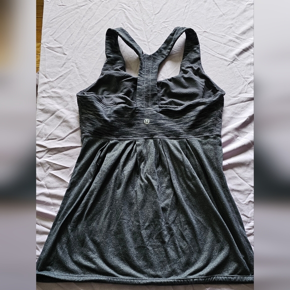 Lululemon workout tank - Picture 2 of 3